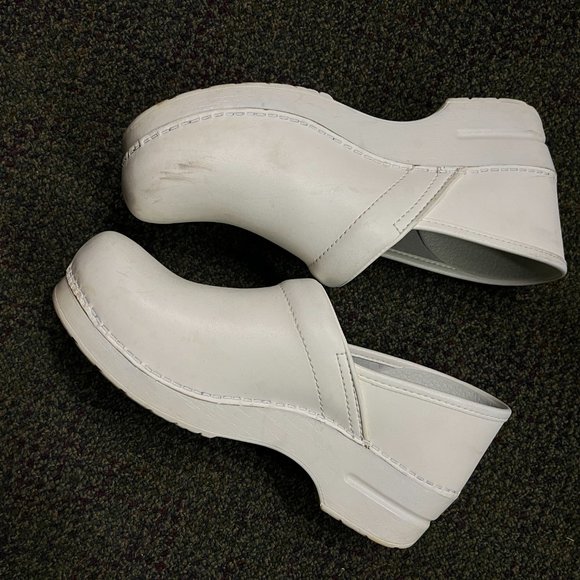 White Clog Monochrome Nursing / Mod Shoe Size 40 - Picture 1 of 8